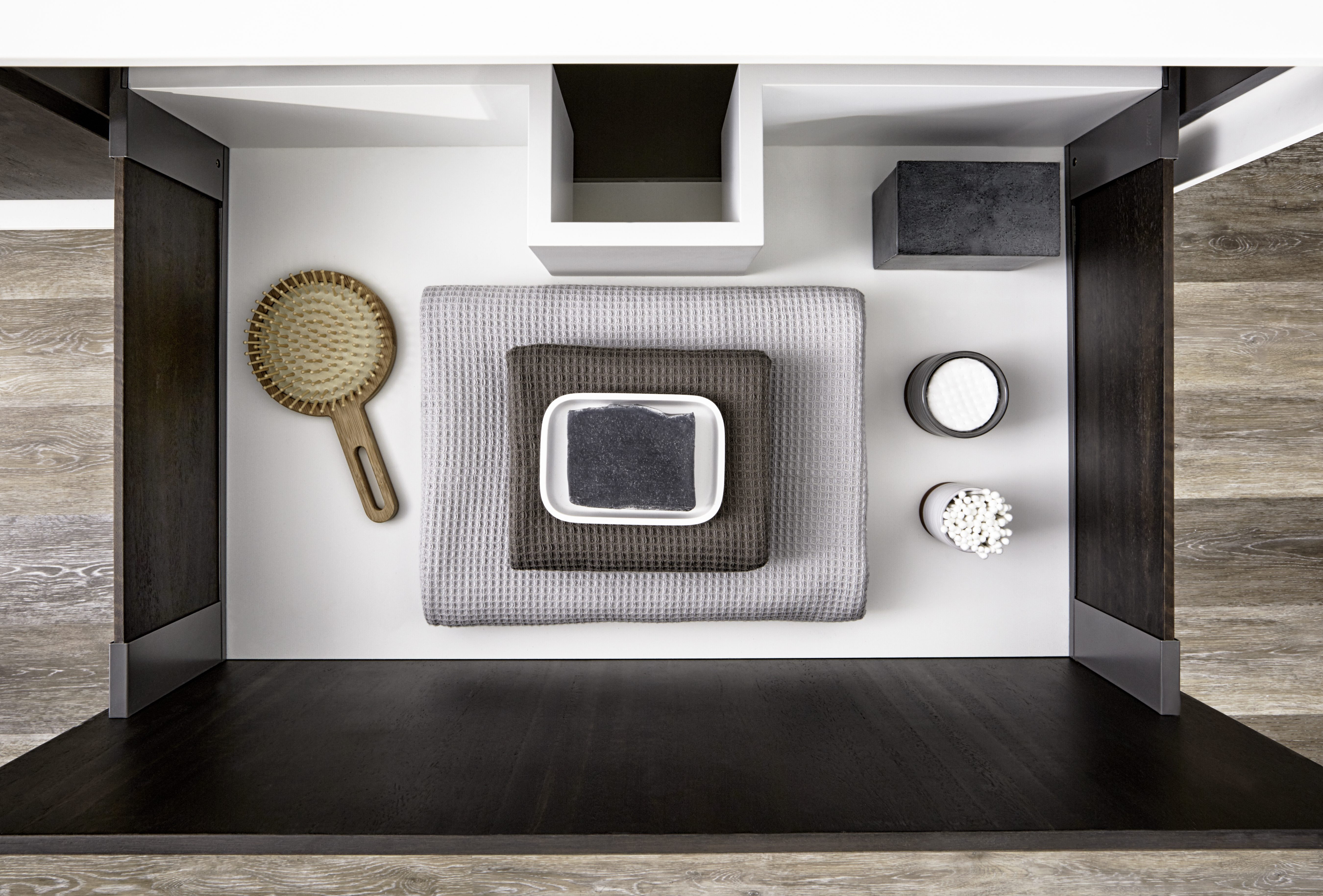 deco wall mount vanity 5