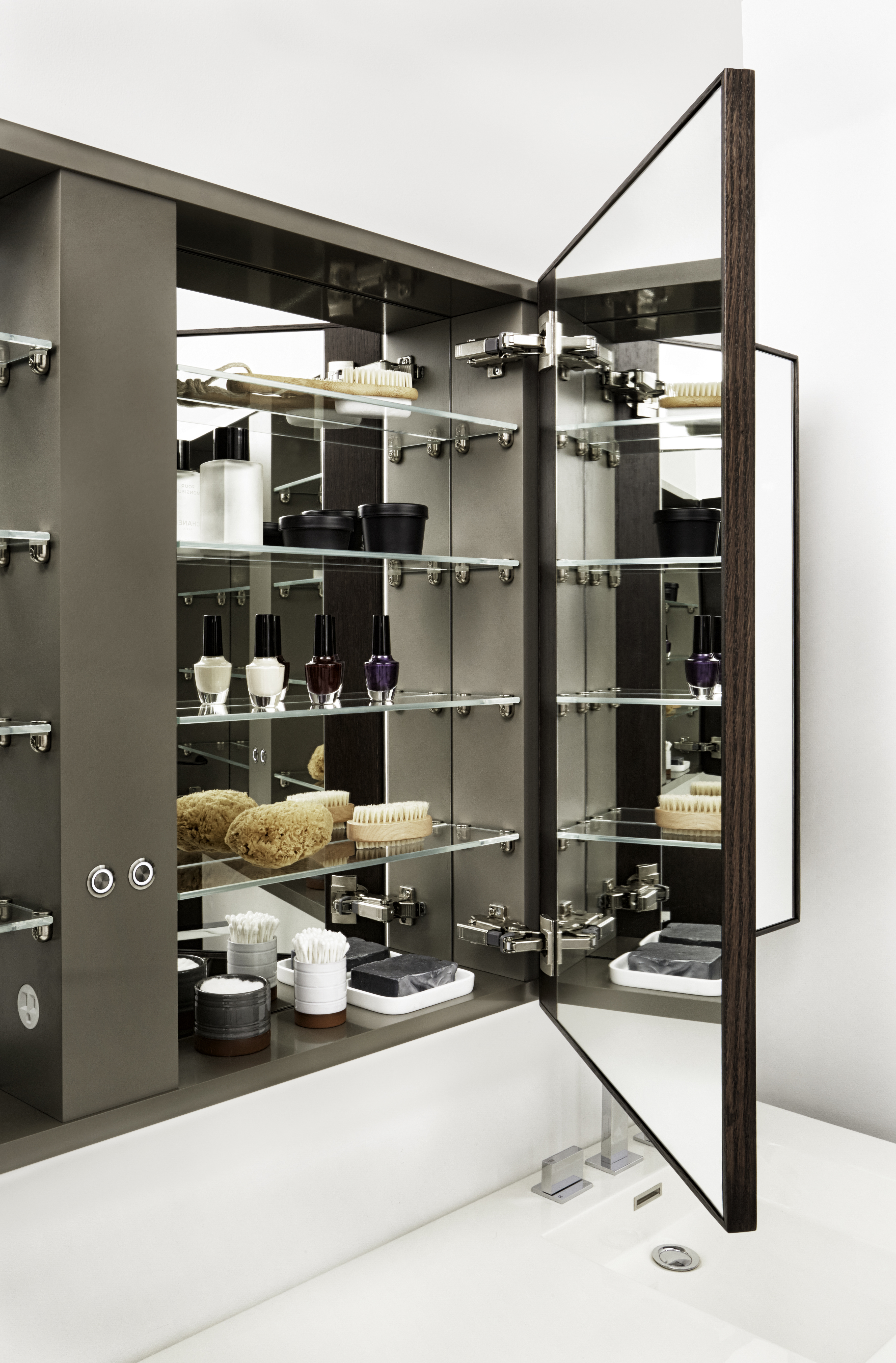 Mirrored Cabinet 5 Bathroom Mirror Cabinets