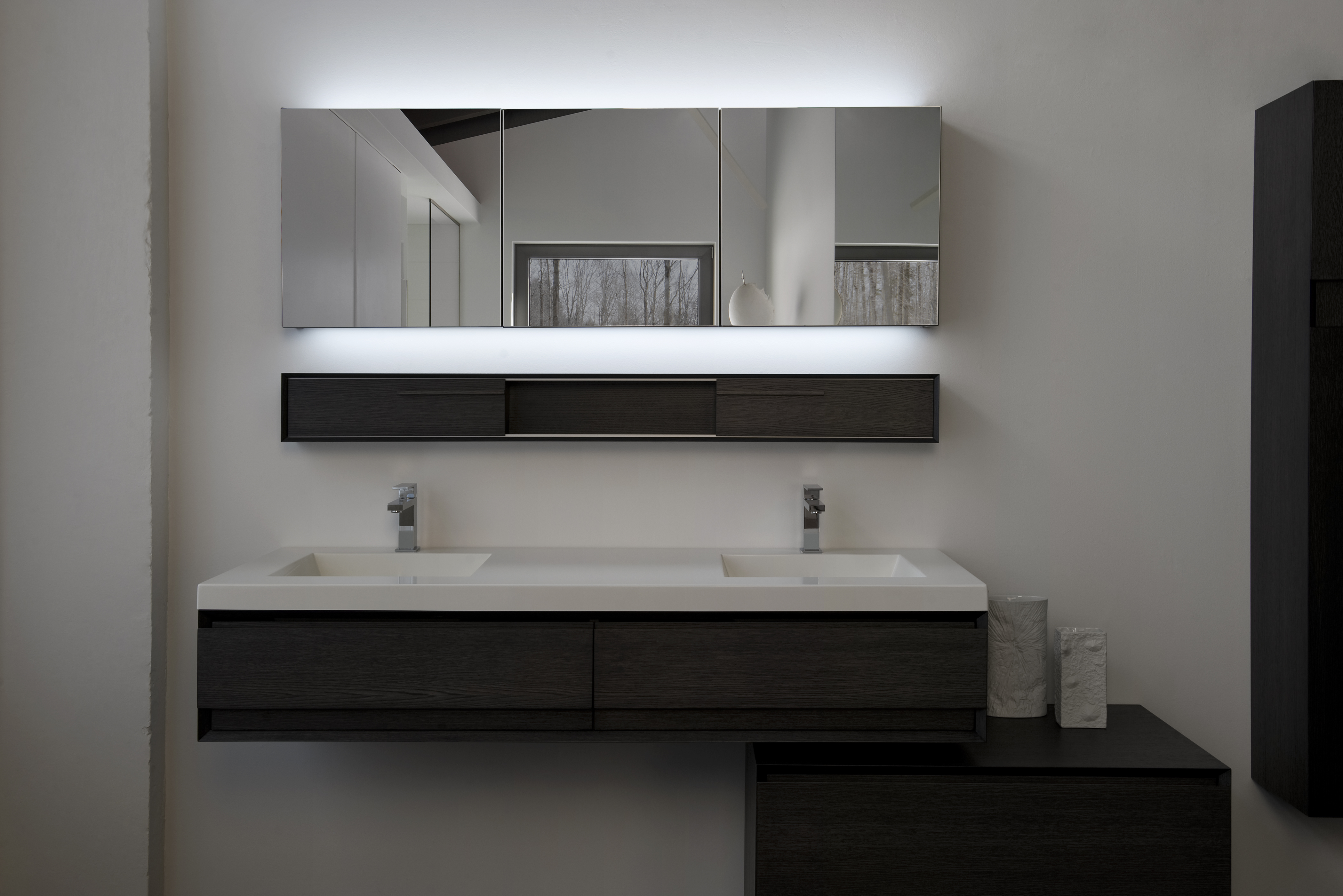 m-mirrored-cabinet-surface-30-1 Bathroom Mirror Cabinets